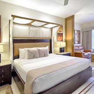 Luxury Suite Garden View Hot Tub Deal of the